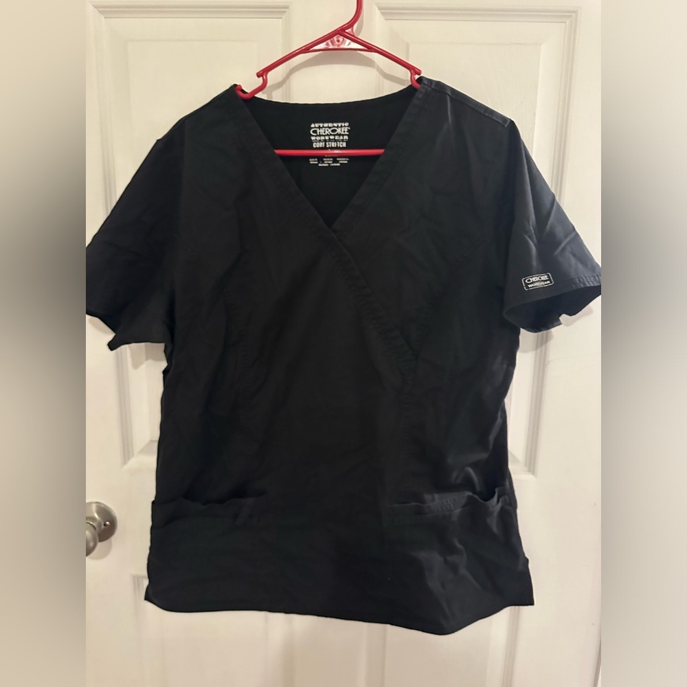 Cherokee scrub top